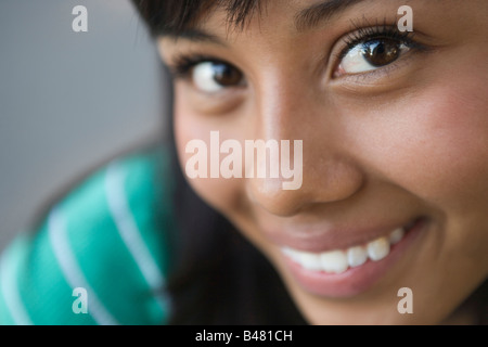 Libre de quinze ans hispanic teenager looking at camera, fille, femme, latina latino sud-ouest des États-Unis Banque D'Images