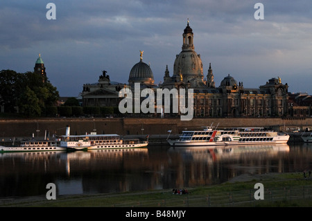 Vue sur la vieille ville de Dresde, Allemagne, en lumière du soir Banque D'Images