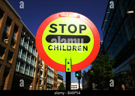 ChildrenCrossing Stop Sign Banque D'Images