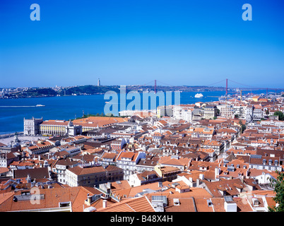 Vue panoramique sur la ville depuis le Castelo, Lisbonne, Portugal Banque D'Images