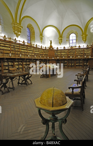 De l'intérieur baroque de l'Université de Salamanque Espagne Bibliothèque meublé Banque D'Images