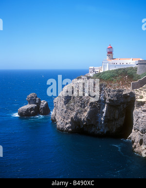 Phare de Cabo de Sao Vicente, Côte Atlantique, Portugal Banque D'Images