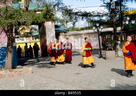 Cérémonie bouddhiste traditionnelle en monastère de Gandan à Oulan-Bator Banque D'Images