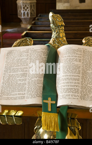 Close up of bible sur un pupitre Banque D'Images