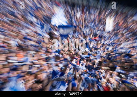 Fans de football le club allemand du FC Schalke 04 Banque D'Images