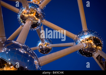 Vue de l'Atomium à Bruxelles, a été construit 1958, Belgique. Banque D'Images