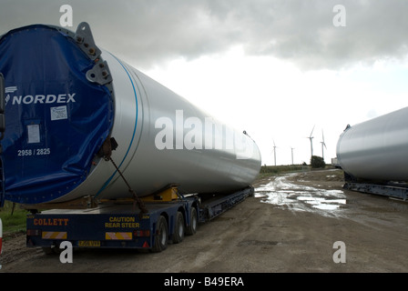 Les tours d'éoliennes Nordex arriver sur place à peu de Cour Cheyne Romney Marsh Rye East Sussex England Banque D'Images