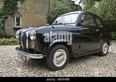 Bébé noir Austin 803cc 1953 variante porte deux moteur Banque D'Images