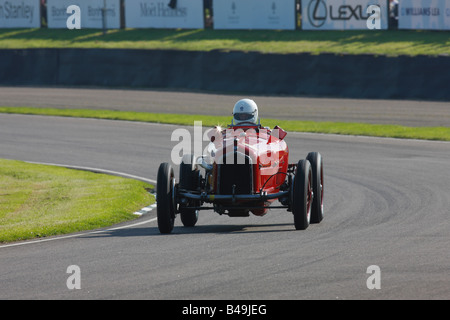 Tony Smith au volant d'une Alfa Romeo tipo B à Goodwood Revial 2008 Banque D'Images