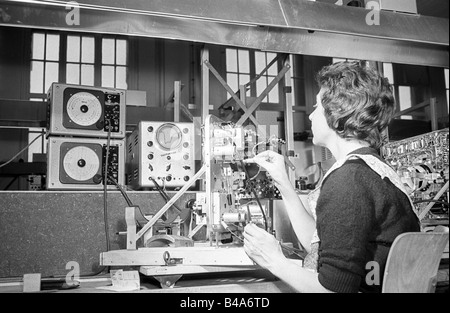 Géographie/voyages, Allemagne, RDA, industrie, production de téléviseurs, VEB Sternradio, Berlin-est, 1958, Banque D'Images