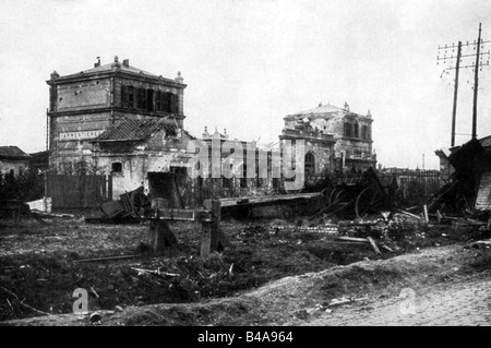 Événements, première Guerre mondiale / première Guerre mondiale, front occidental, offensive du printemps allemand 1918, gare de chemin de fer déteints à Armentieres, France, avril 1918, , Banque D'Images