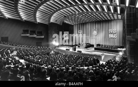 Ceausescu, Nicolae, 26.1.1918 - 25.12.1989, politicien roumain (PCR), Président 22.3.1965 - 22.12.1989, commémoration de l'Union de Transylvanie avec la Roumanie 1918, Alba Julia, 29.11.1968, Banque D'Images