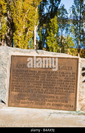 Plaque historique à la tombe de Kit Carson Adeline pilotis Carsons fille Bassin Mono National Scenic Area Californie Banque D'Images