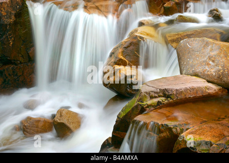 Cascade sur la rivière Glen Etive Glencoe Highlands Scotland UK Banque D'Images