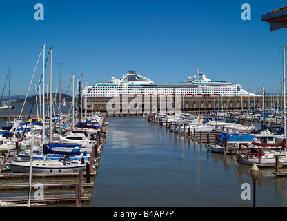 Dawn Princess Cruise Ship in Dock, San Francisco Banque D'Images