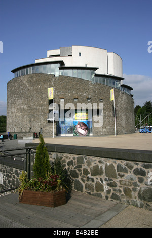 Salon du Loch Lomond, Ecosse. Le Lomond Shore et de l'aquarium Sea Life Centre, sur les rives du Loch Lomond. Banque D'Images