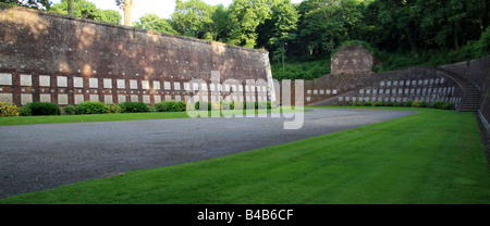 Rangées de plaques commémoratives à l'occasion de plus de 200 résistants exécutés dans la Citadel, Arras, France, durant la Seconde Guerre mondiale Banque D'Images