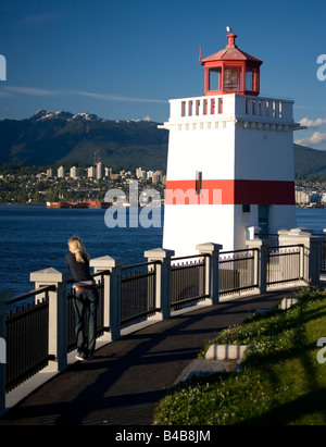 Brockton Point Lighthouse à l'entrée de l'Inlet Burrard à Stanley Park, Vancouver, British Columbia, Canada Banque D'Images