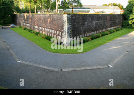 Rangées de plaques commémoratives à l'occasion de plus de 200 résistants exécutés dans la Citadel, Arras, France, durant la Seconde Guerre mondiale Banque D'Images