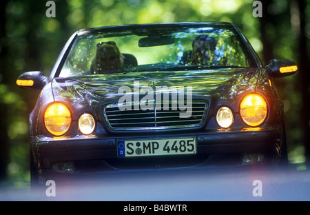 Voiture, Mercedes CLK 430, convertible, l'année de modèle 1999-, la diagonale de l'avant, vue frontale, Avenue, route de campagne, open top Banque D'Images