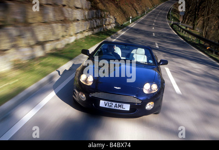 Location, Aston Martin DB7 Volante, convertible, modèle année 1994-, noir, la conduite, la diagonale de l'avant, route de campagne, open top Banque D'Images