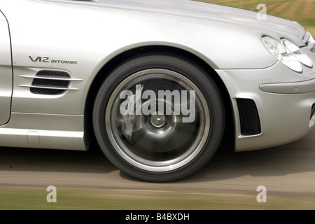 Voiture, Mercedes SL 65 AMG, convertibles, l'année de modèle 2004, d'argent, d'optimisation, vue détaillée, pneus avant, roue avant, technique/acces Banque D'Images