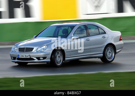 Voiture, Mercedes C 30 CDI AMG, l'année de modèle 2002, l'argent, la classe moyenne, d'optimisation, 231 PS, conduite, race track, test track, diagonal bof Banque D'Images