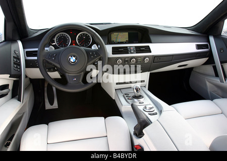 Voiture, BMW M5, l'année de modèle 2004-, Limousine, de taille moyenne supérieure , l'argent, vue de l'intérieur, vue de l'intérieur, l'habitacle, l'accesseur/technique Banque D'Images