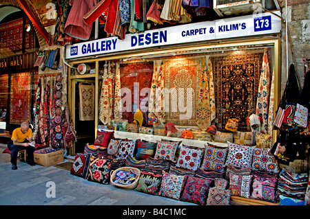 Grand Bazar Kapali Carsi Istanbul Turquie Kapalıcarsı Tapis Tapis Tapis pratique du commerce de l'artisanat artisanat artisanat fait main handi Banque D'Images