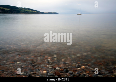 Marée montante à Rosemarkie sur l'île Noire Banque D'Images