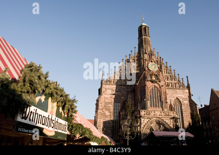 DE L'UE Allemagne Bavière Moyenne-franconie Nuremberg Nuremberg Le monde célèbre marché de l'église Notre Dame Banque D'Images