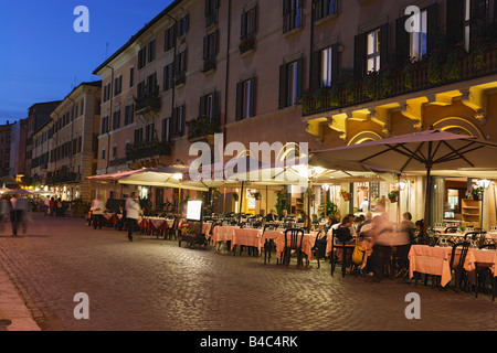 Taverna à Piazza Navona de dans la soirée Rome Italie Banque D'Images