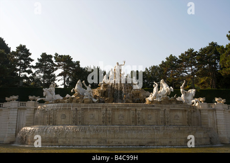 Fontaine en palais de Schonbrunn, Vienne, Autriche Banque D'Images