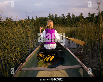 Fille de canoë-kayak Banque D'Images