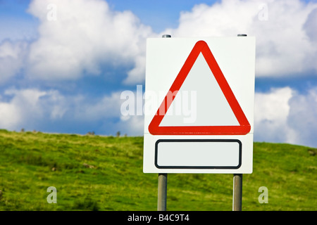 Triangle rouge blanc road warning sign England UK Banque D'Images