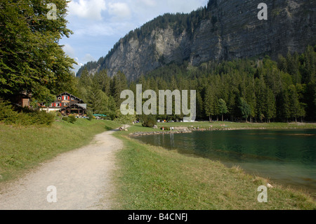 Lac de Montriond Alpes Banque D'Images