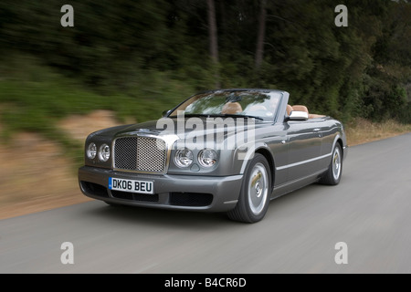 Bentley Azure, l'année de modèle 2006-, l'anthracite, la conduite, la diagonale de l'avant, vue frontale, country road, open top Banque D'Images