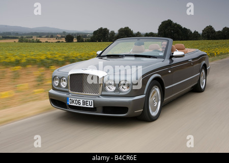 Bentley Azure, l'année de modèle 2006-, l'anthracite, la conduite, la diagonale de l'avant, vue frontale, country road, open top Banque D'Images