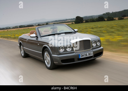 Bentley Azure, l'année de modèle 2006-, l'anthracite, la conduite, la diagonale de l'avant, vue frontale, country road, open top Banque D'Images