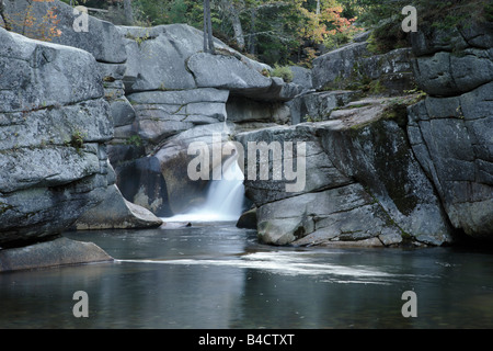 Rivière Ammonoosuc dans les Montagnes Blanches du New Hampshire USA qui fait partie de la Nouvelle Angleterre Banque D'Images