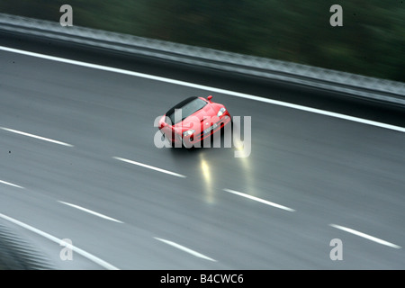 Dodge Viper SRT-10, l'année de modèle 2004-, rouge, la conduite, la diagonale de l'avant, vue frontale, test track, fermé Banque D'Images