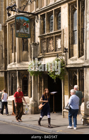 UK Angleterre Somerset Glastonbury High Street et George Hotel des phares Banque D'Images