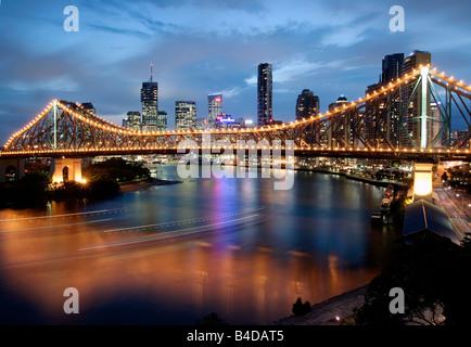 L'Australie, Queensland, Brisbane, Story Bridge avec centre Riverside Banque D'Images