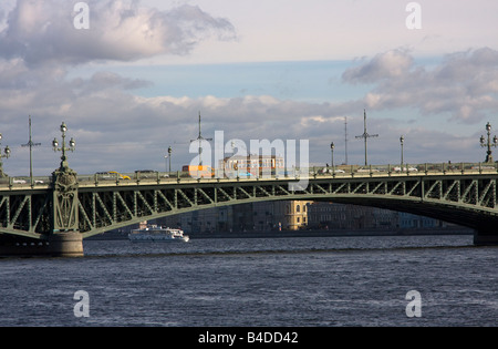 Ville historique de tram Pont Troitskiy, Saint-Pétersbourg, Russie Banque D'Images