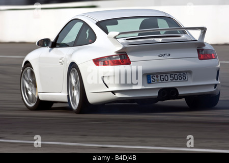 Porsche 911 GT3, l'année de modèle 2006-, blanc, la conduite, la diagonale de l'avant, vue arrière, test track Banque D'Images