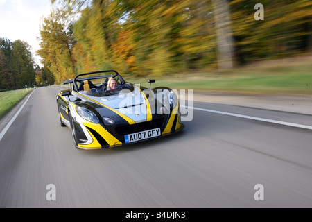 Lotus 2-Eleven, modèle année 2007-, noir-jaune, conduite, déménagement, la diagonale de l'avant, vue frontale, road Banque D'Images