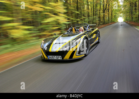 Lotus 2-Eleven, modèle année 2007-, noir-jaune, conduite, déménagement, la diagonale de l'avant, vue frontale, country road Banque D'Images