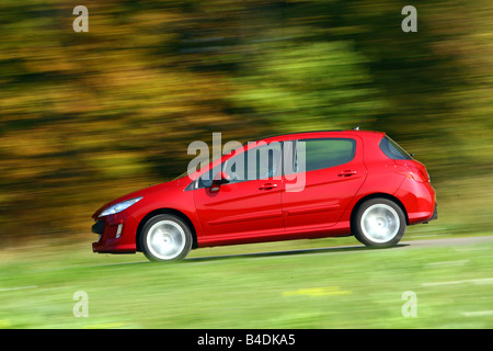 Peugeot 308 THP 150 Sport Plus, l'année de modèle 2007-, rouge, conduite, side view, country road Banque D'Images