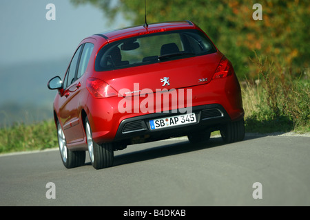 Peugeot 308 THP 150 Sport Plus, l'année de modèle 2007-, rouge, la conduite, la diagonale de l'arrière, vue arrière, country road Banque D'Images