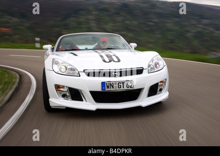 Irmscher Opel GTi40, l'année de modèle 2008-, blanc, open top, la conduite, la diagonale de l'avant, vue frontale, country road Banque D'Images